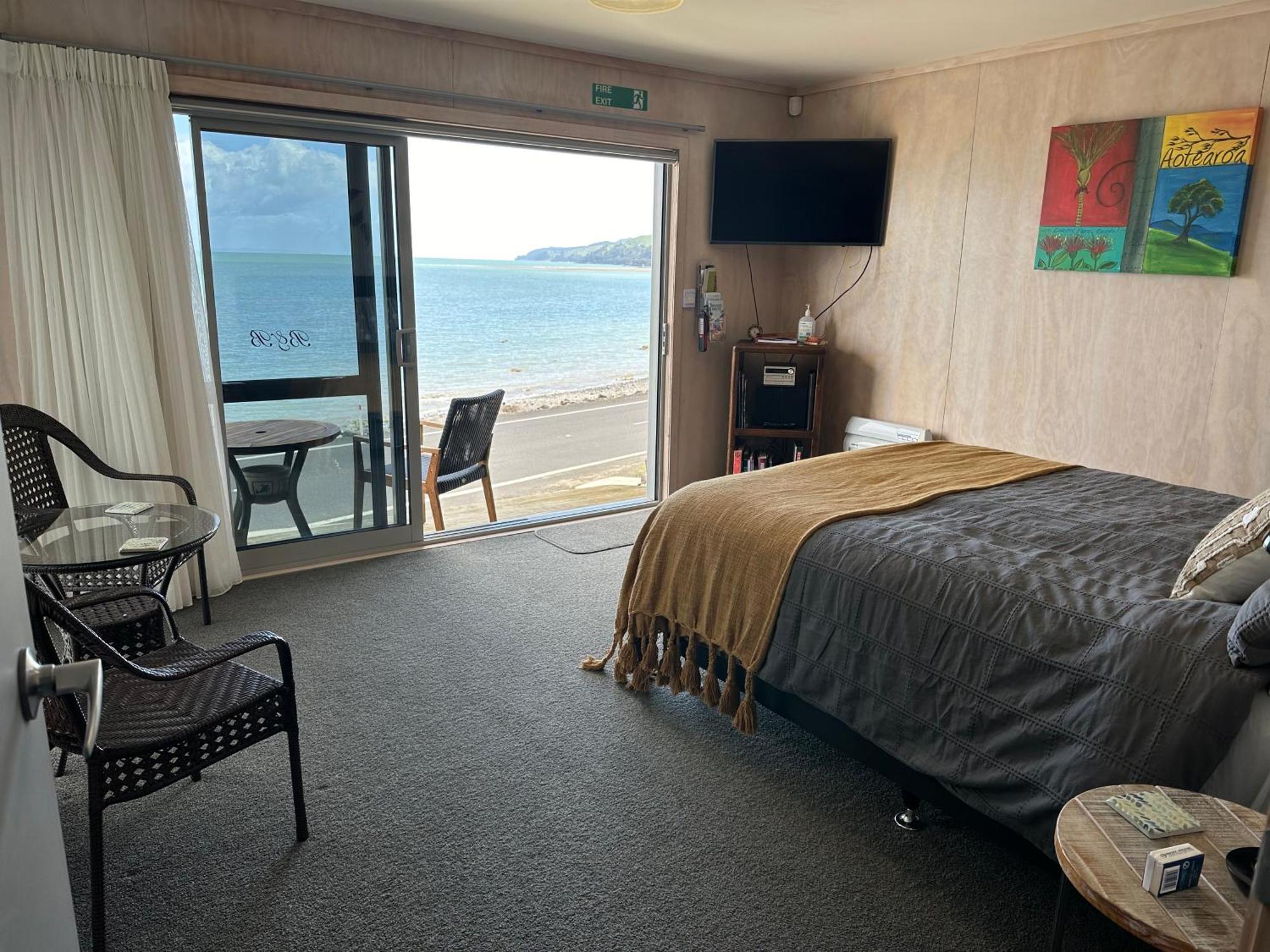Te Mata Bay Seaviews Bed and Breakfast Tapu Exterior foto